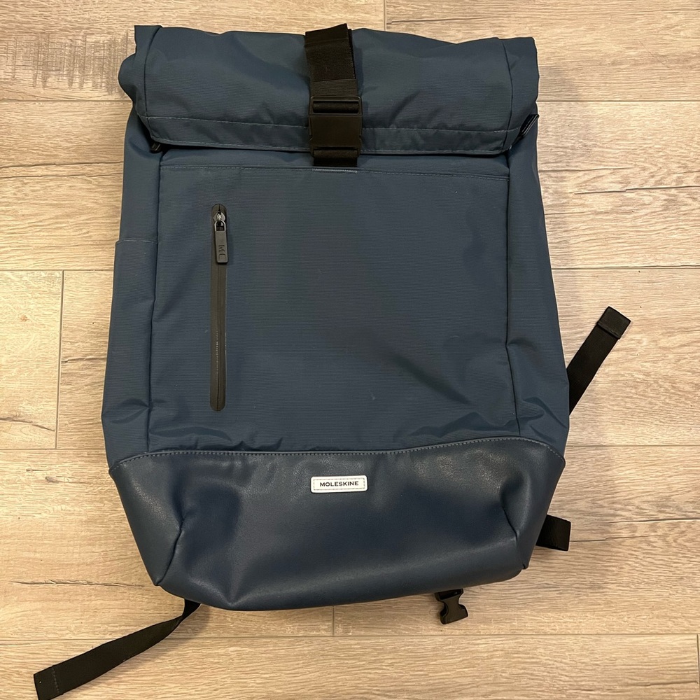 Moleskine Rolltop Backpack
Metro Collection, Sapphire Blue